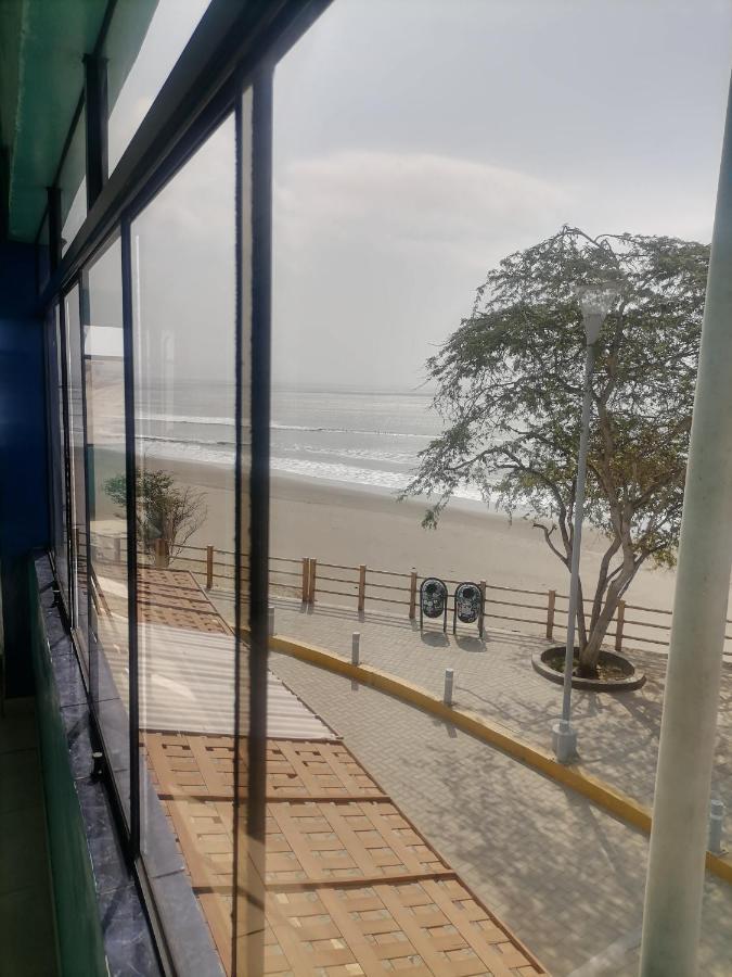 Hospedaje Restaurante El Hombre Puerto Malabrigo Exterior foto